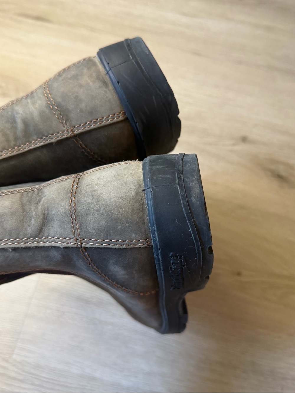 Rustic brown blundstone boots - Picture 5 of 6